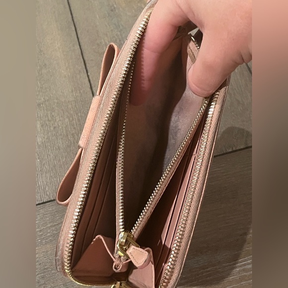 Pink Prada zippy wallet with authentication card - Picture 11 of 12